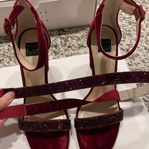 WHBM- Maroon/Burgundy Sparkle Belt with velvet and elastic 3 snap closure- Small